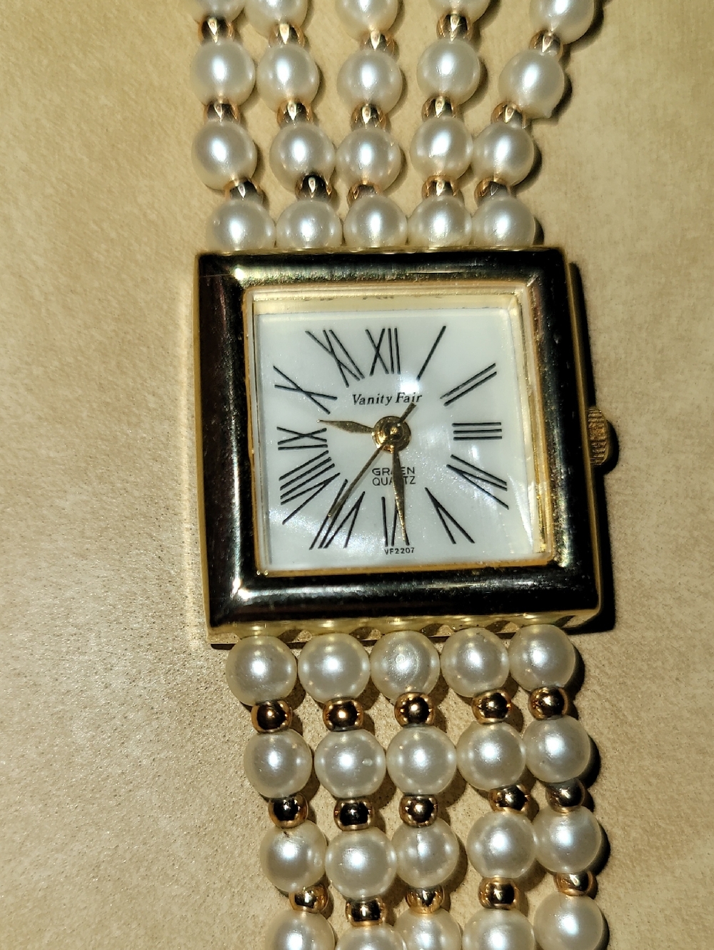 VINTAGE. Vanity Fair Gold Tone Pearl Multi-Strand Bracelet Watch
